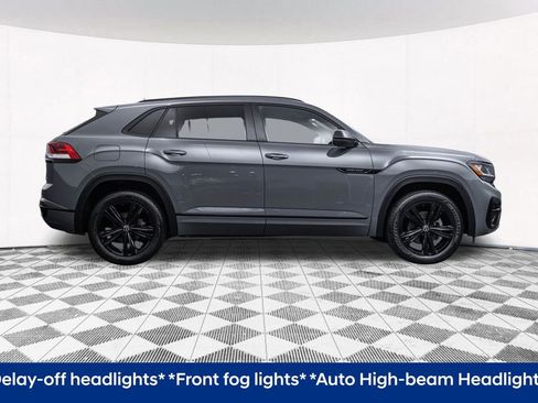 Used 2022 Volkswagen Atlas Cross Sport SEL R-Line image 11