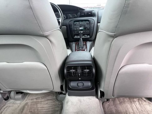 Used 1997 Cadillac Catera RWD image 46