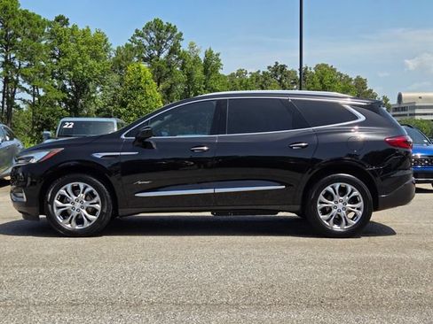 Used 2018 Buick Enclave Avenir FWD image 2