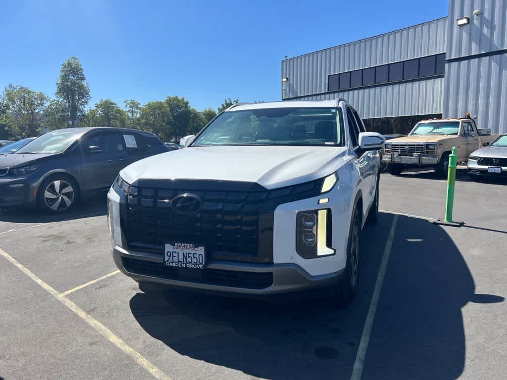 Used 2023 Hyundai Palisade Limited FWD image 2