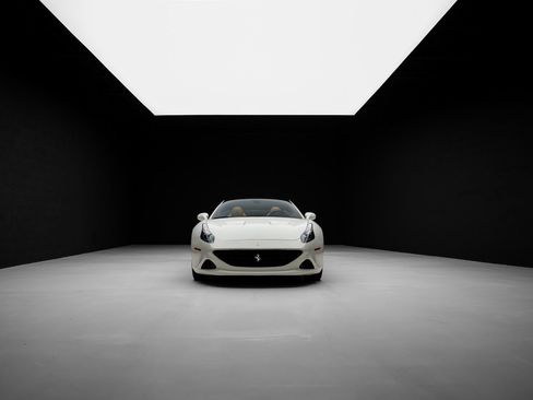 Used 2015 Ferrari California T RWD image 90