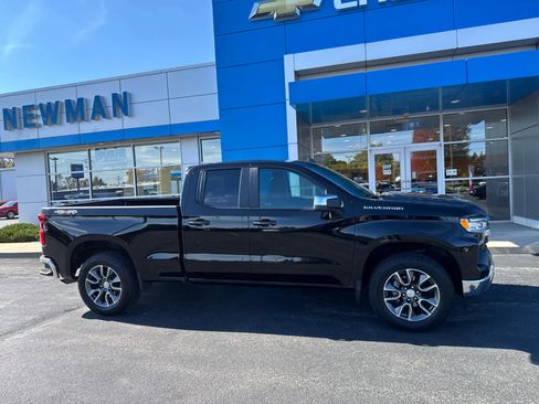 Used 2023 Chevrolet Silverado 1500 LT image 2