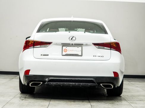 Used 2019 Lexus IS 300 image 11