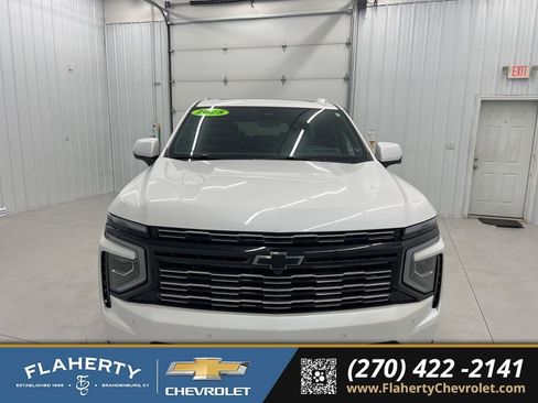 Used 2025 Chevrolet Suburban High Country image 7