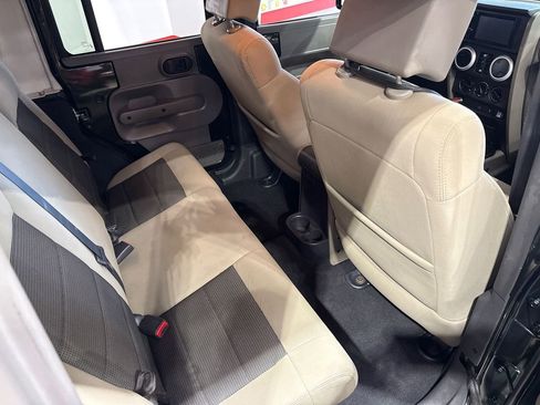 Used 2010 Jeep Wrangler Unlimited Sahara image 71