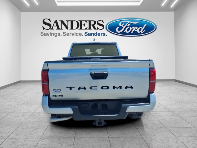 Used 2025 Toyota Tacoma TRD Sport AWD/4WD image 3
