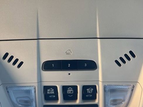 Used 2023 Buick Enclave Avenir w/ Avenir Technology Package image 15