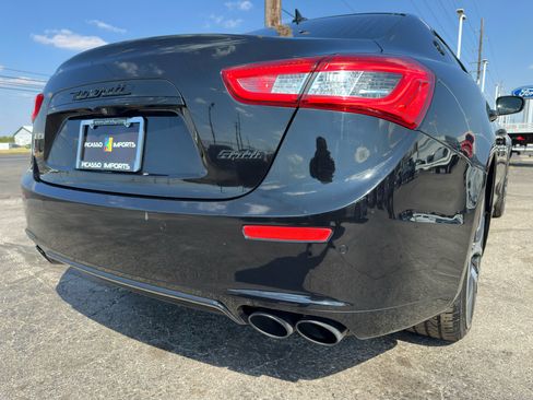 Used 2017 Maserati Ghibli S image 11
