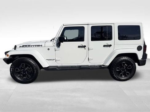 Used 2017 Jeep Wrangler Unlimited Sahara image 14