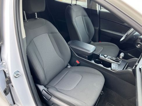 Used 2025 Kia Sportage LX image 35