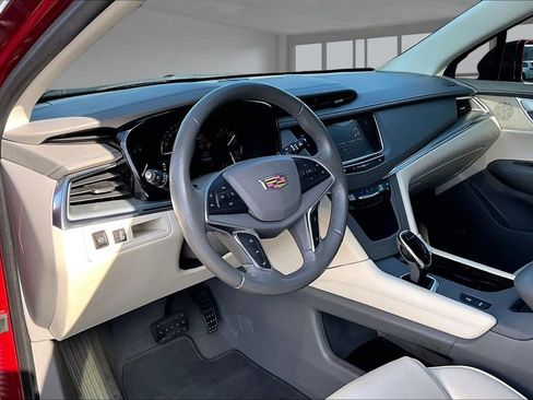 Used 2018 Cadillac XT5 Premium Luxury w/ Driver Assist Package FWD image 14
