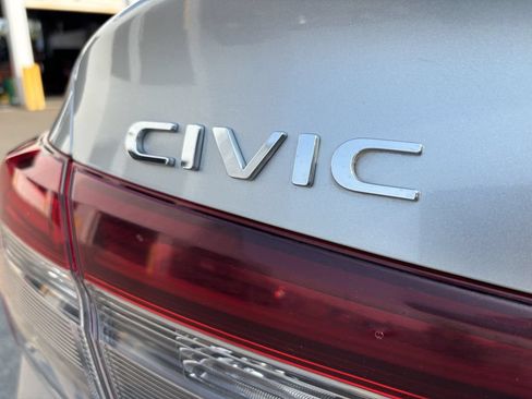 Used 2025 Honda Civic Sport image 11