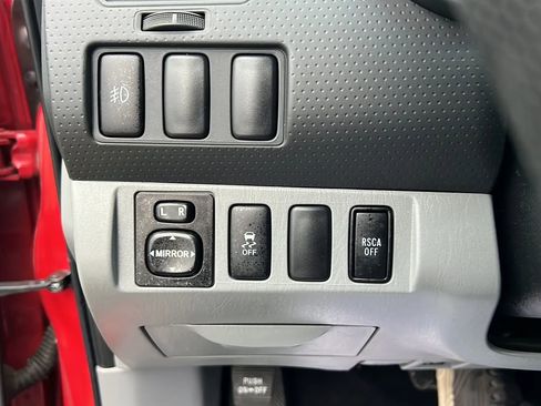 Used 2014 Toyota Tacoma 4x4 Access Cab V6 w/ SR5 Package image 23