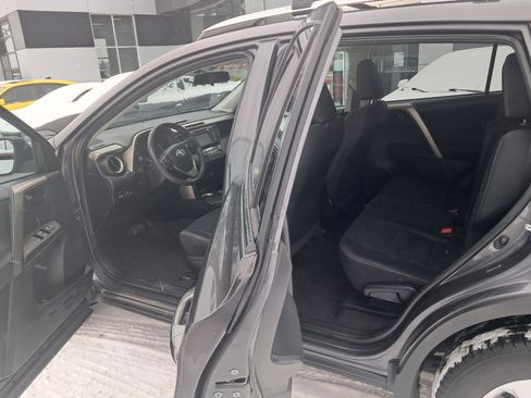 Used 2013 Toyota RAV4 XLE image 5