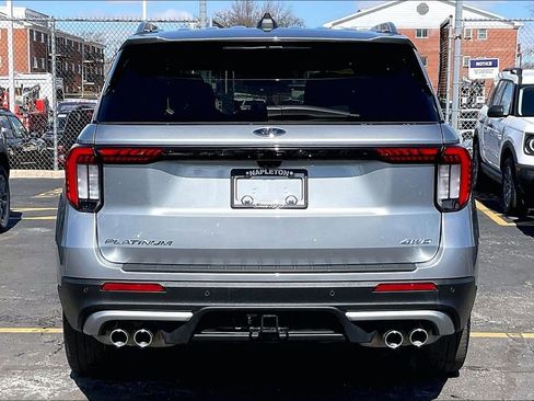 Used 2025 Ford Explorer Platinum w/ Ultimate Package AWD/4WD image 3