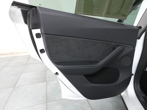 Used 2024 Tesla Model Y Performance image 13