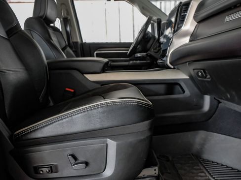 Used 2023 RAM 3500 Laramie AWD/4WD image 32