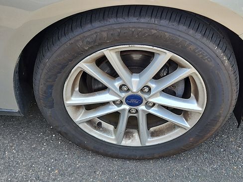 Used 2015 Ford Focus SE FWD image 4