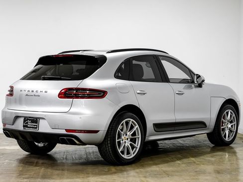 Used 2016 Porsche Macan Turbo image 8