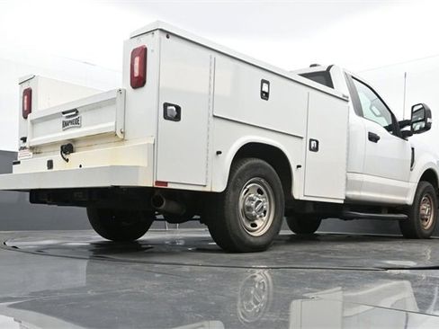 Used 2022 Ford F250 XL w/ Power Equipment Group image 11