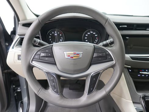 Used 2021 Cadillac XT5 Premium Luxury FWD image 18