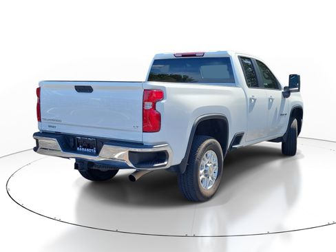 Used 2024 Chevrolet Silverado 2500 LT AWD/4WD image 6