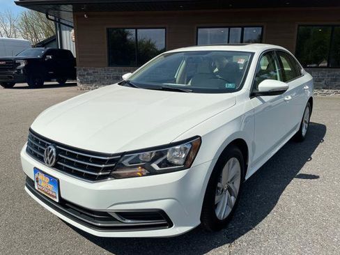 Used 2018 Volkswagen Passat 2.0T SE FWD image 13