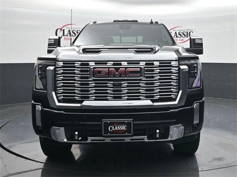 Used 2024 GMC Sierra 2500 Denali w/ Denali Reserve Package image 4