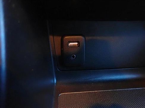 Used 2015 Chevrolet Colorado LT w/ LT Convenience Package RWD image 18