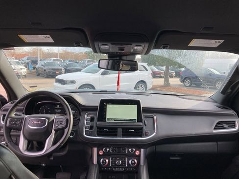Used 2024 GMC Yukon SLT image 25