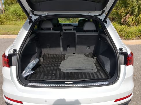 Certified 2025 Audi Q3 2.0T Premium w/ Convenience Package image 11