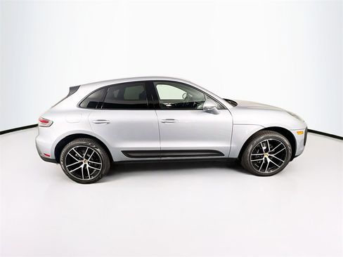 New 2026 Porsche Macan image 8