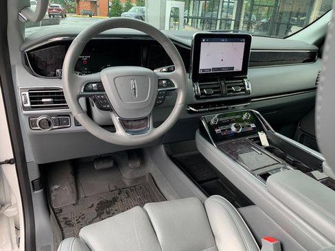 Used 2018 Lincoln Navigator Reserve w/ Technology Package AWD/4WD image 21
