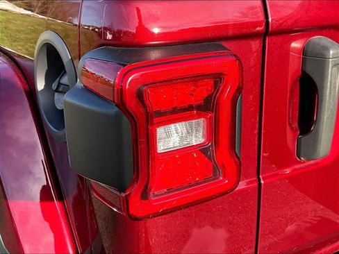 Used 2021 Jeep Wrangler Unlimited Sport image 33