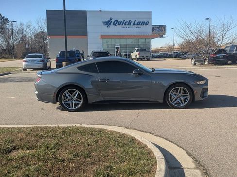 Used 2025 Ford Mustang GT Premium image 6