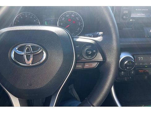 Used 2022 Toyota RAV4 XLE w/ XLE Grade Weather Package AWD/4WD image 21
