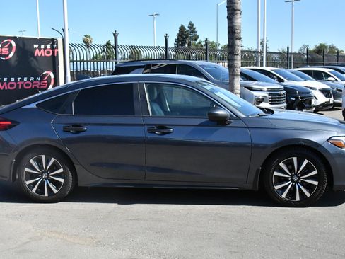 Used 2024 Honda Civic EX-L image 9