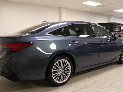 Used 2021 Toyota Avalon Limited w/ Advanced Safety Package FWD image 11