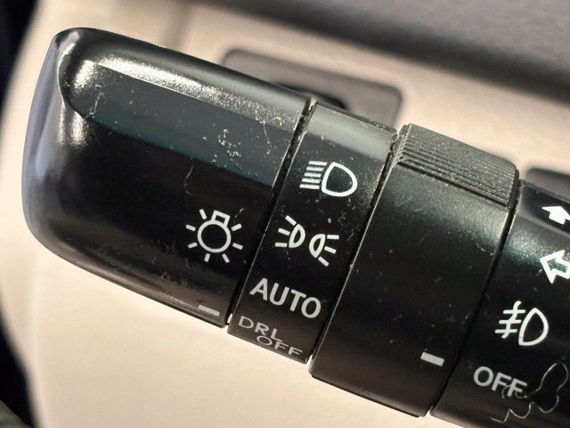 Used 2012 Toyota Highlander Limited w/ Tow Pkg FWD image 29