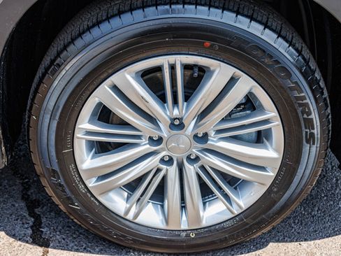 New 2025 Mitsubishi Outlander ES image 12