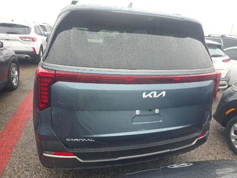 Used 2025 Kia Carnival SX Prestige FWD image 7