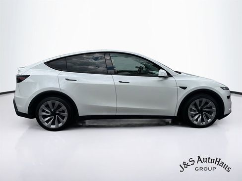 Used 2026 Tesla Model Y Long Range AWD/4WD image 8
