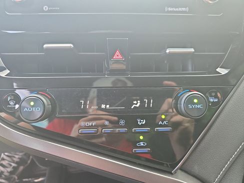 Used 2023 Toyota Camry SE FWD image 22