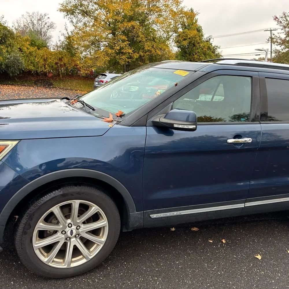 Used 2016 Ford Explorer Limited w/ Equipment Group 301A AWD/4WD image 2