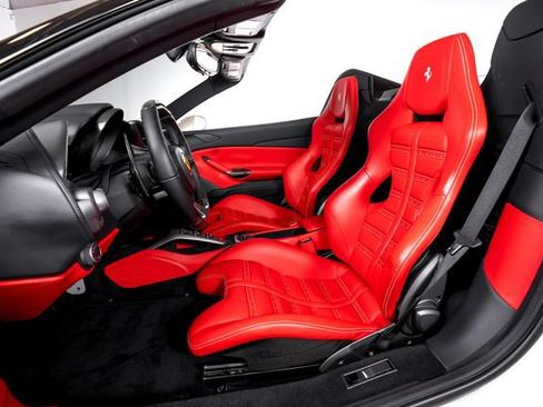 Used 2018 Ferrari 488 Spider RWD image 4