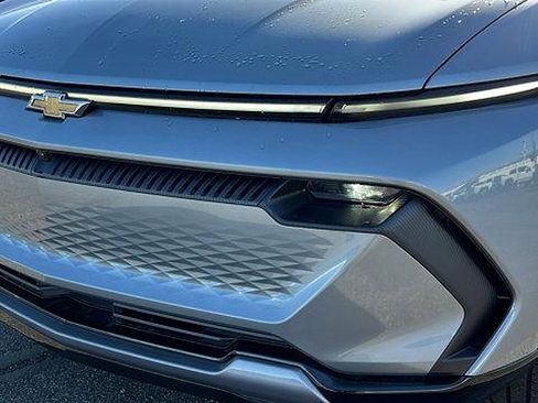 New 2026 Chevrolet Equinox EV LT image 9