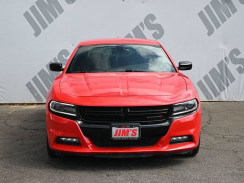 Used 2016 Dodge Charger SXT w/ Blacktop Package RWD image 2
