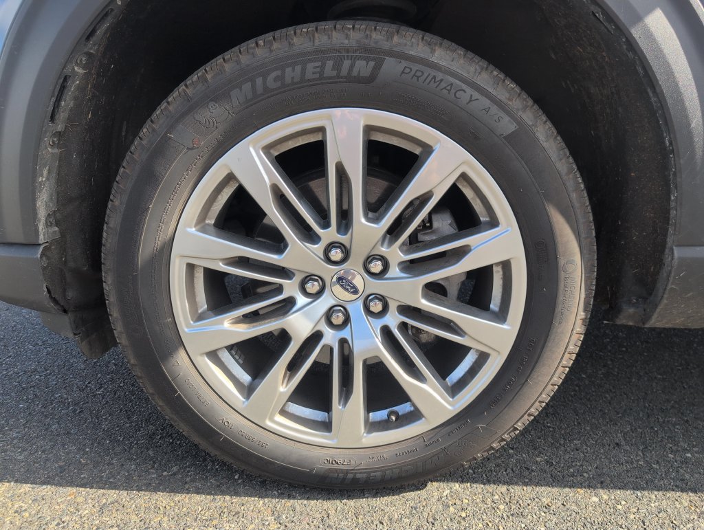 Certified 2025 Ford Explorer Active AWD/4WD image 13
