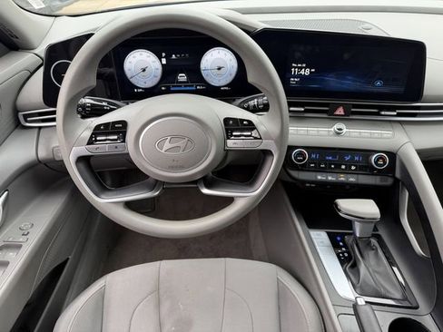 Used 2024 Hyundai Elantra SEL image 11