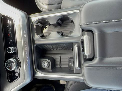 Used 2025 Ford Expedition Platinum AWD/4WD image 13